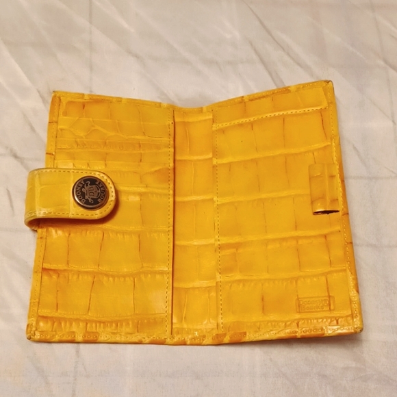 Dooney & Bourke wallet - Picture 2 of 3